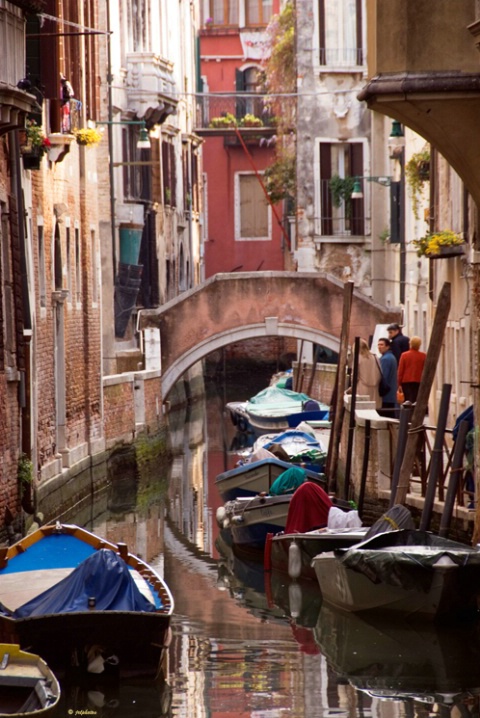 Side canal