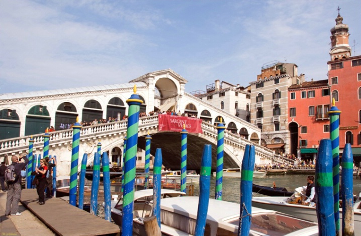 Rialto Bridge area