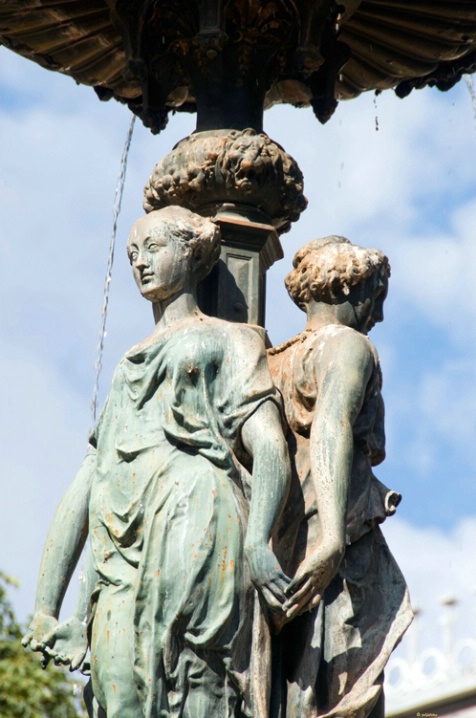 Salta Fountain detail