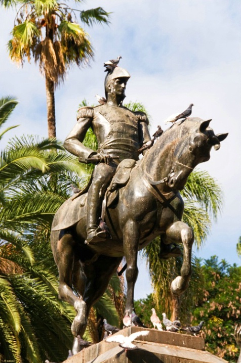 San Martin statue