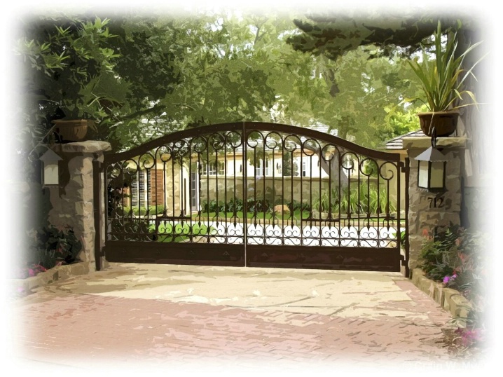 Lantern Gate 1