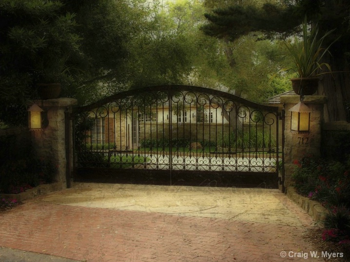 Lantern Gate 2