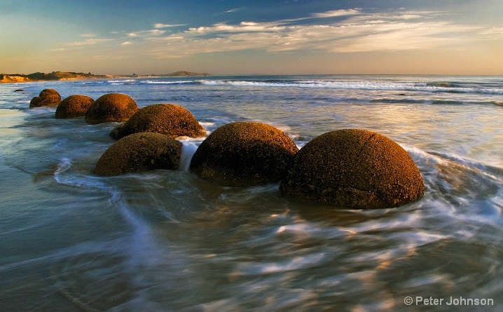 Rare Bouldered Beach - New Zealand