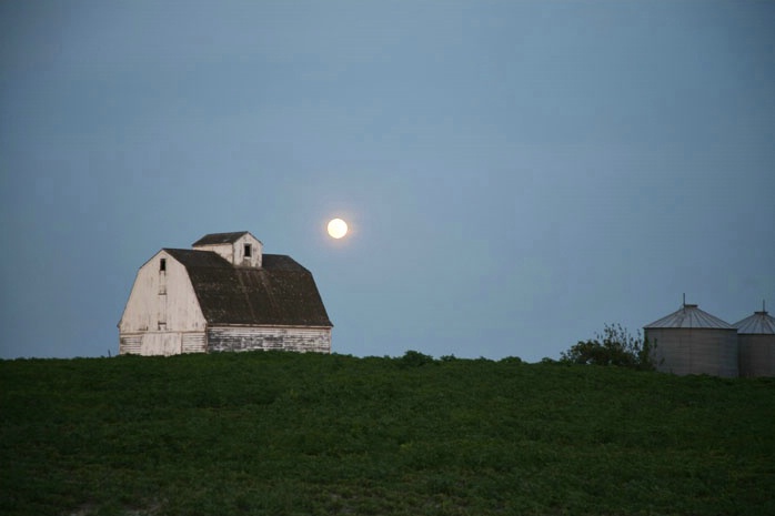 Full moon rising