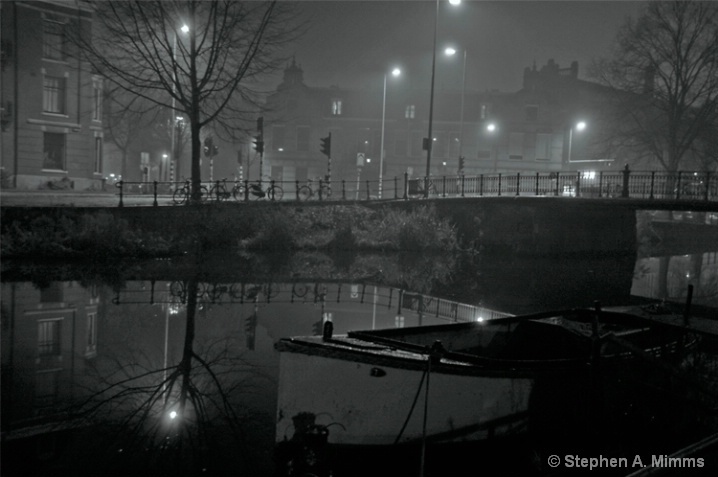 Foggy night -Clear reflection 