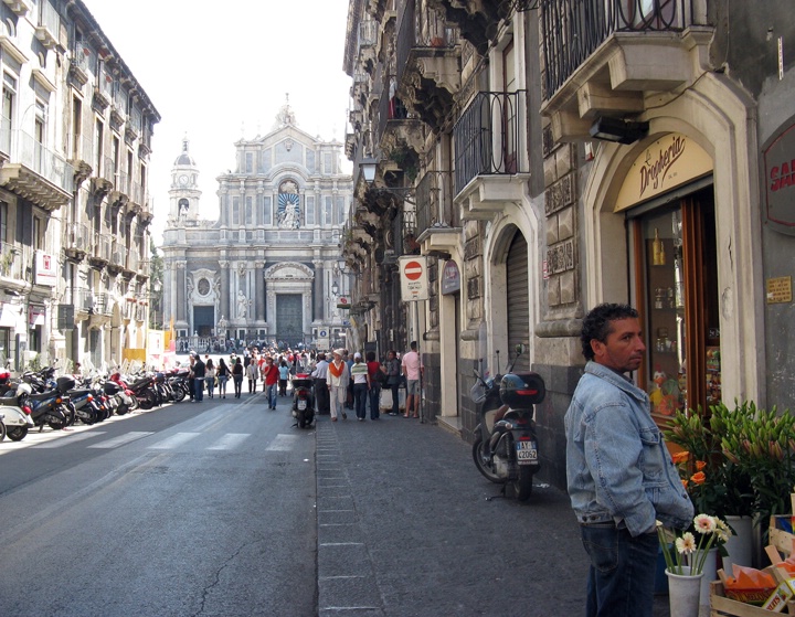 To Catania's Square