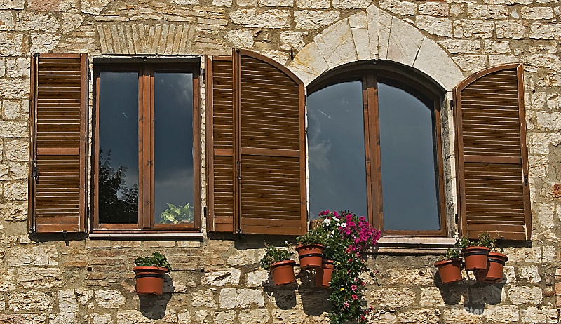Italian window architecture