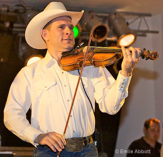 Jason Roberts,  Fiddle