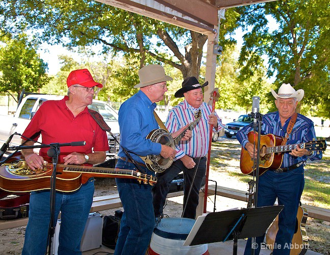 The Borderline Singers