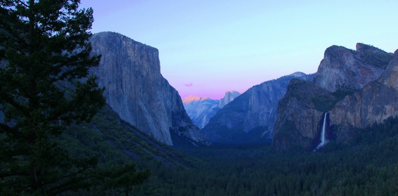 Sunset at Tunnel View