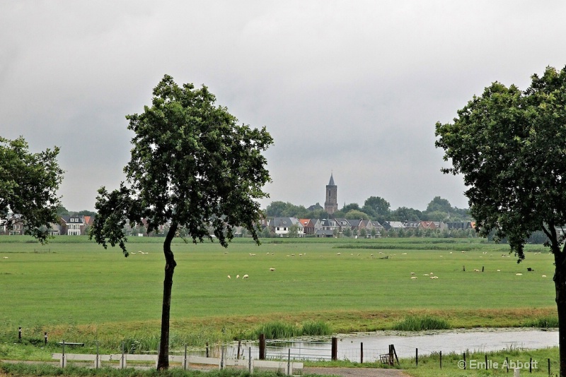 Rural town along a sub-canal off the Kanaal