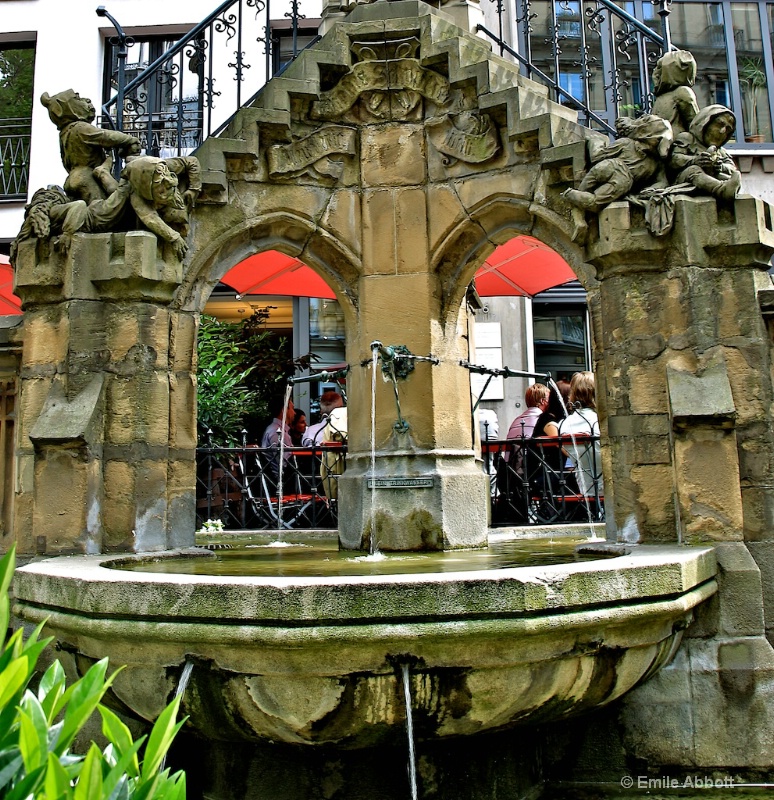 Fountain of the small workers