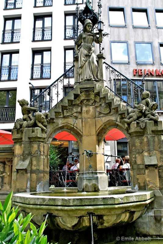 Fountain of the small workers