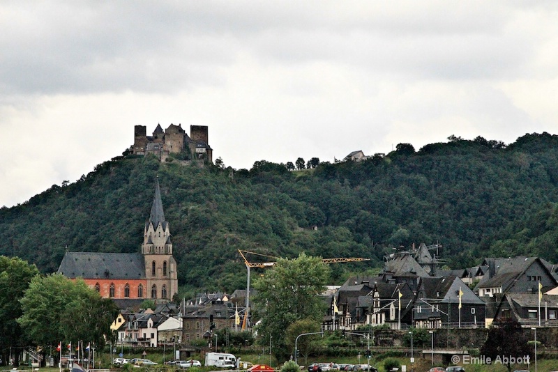 Oberwesel and Schonburg Castle on hill