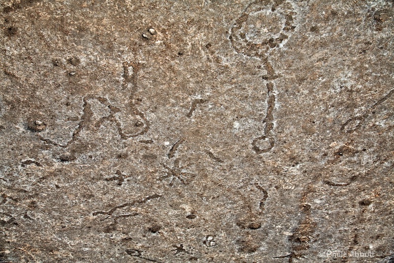 Discrete Geometric Petroglyphs
