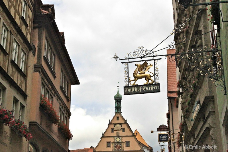 Rothenburg Gashof Greifen and town clock