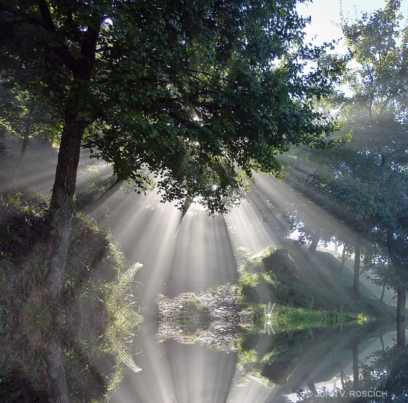 GOD RAYS REFLECTED