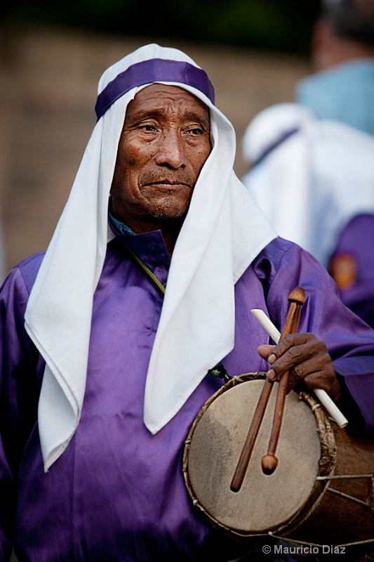 The Man that Plays the Drum