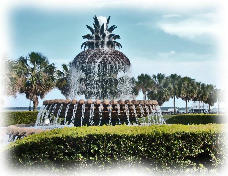 Pineapple Fountain in Waterfront Park