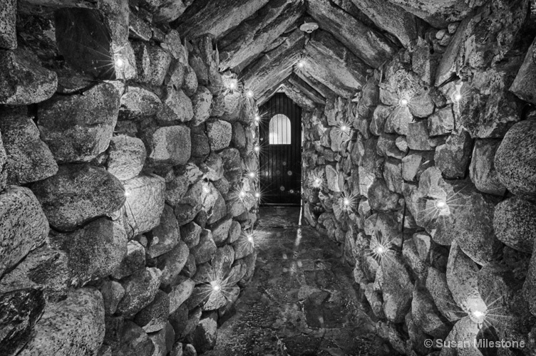 The Cave, Mt Washington Hotel, B&W HDR