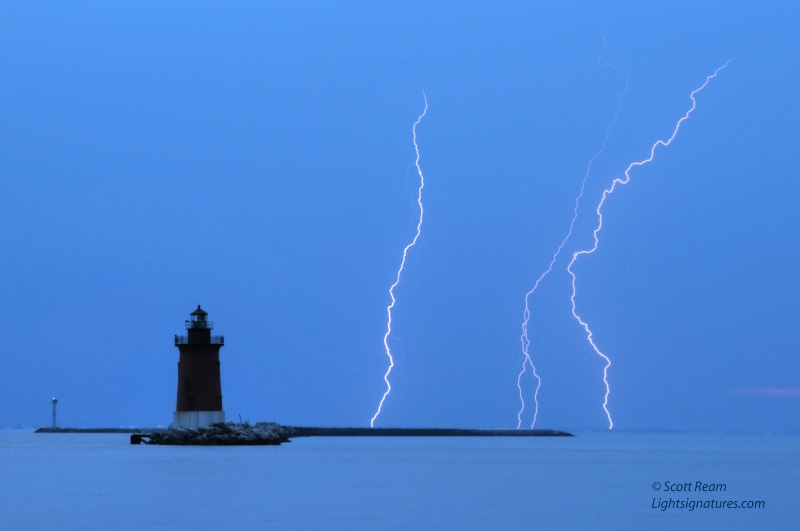 lewes lighthouse lightening
