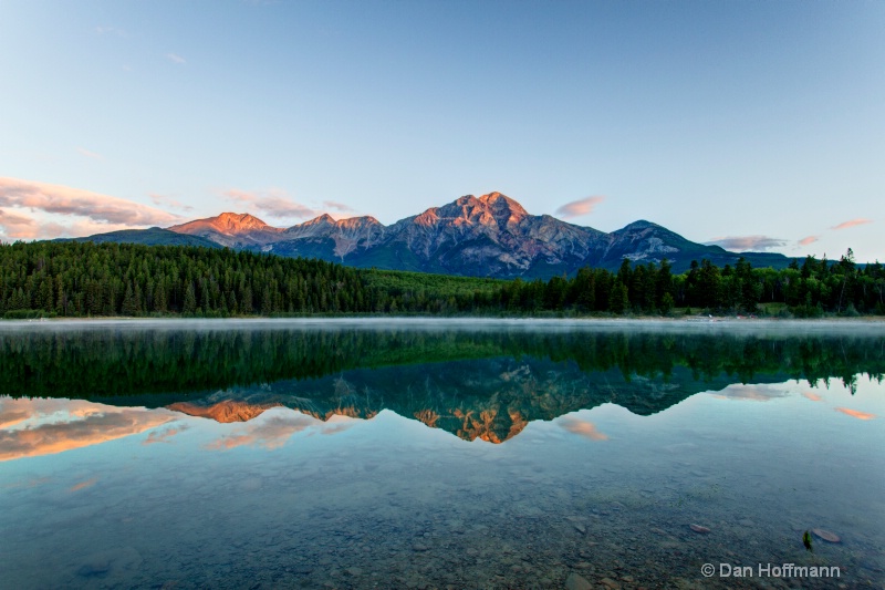 pyamid moutain reflection in patricia lake-1