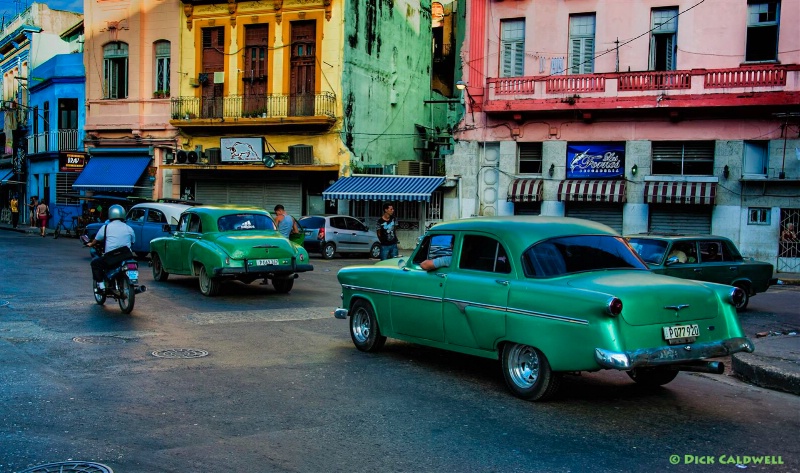 Havana vibrant cars and buildings