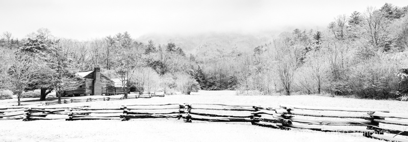  8009335 Dan Lawson Place in Winter (B&W)