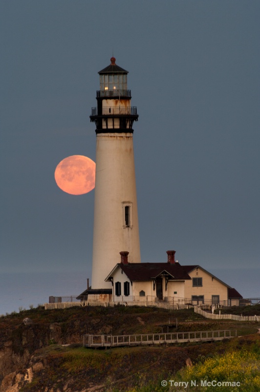 Moonset Pigeon Point Lighthouse