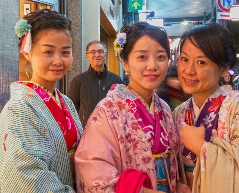 Kimono Tourists