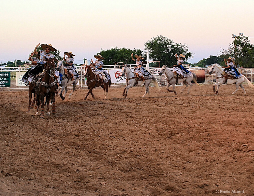 Escaramuza Drill Team