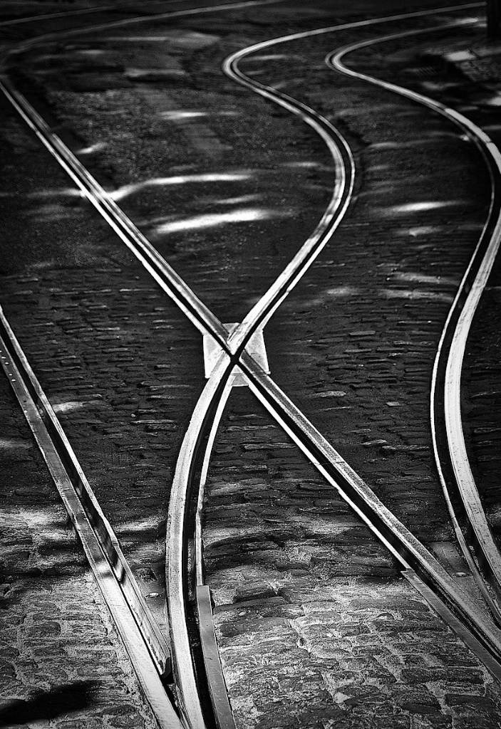 Crossing rail lines