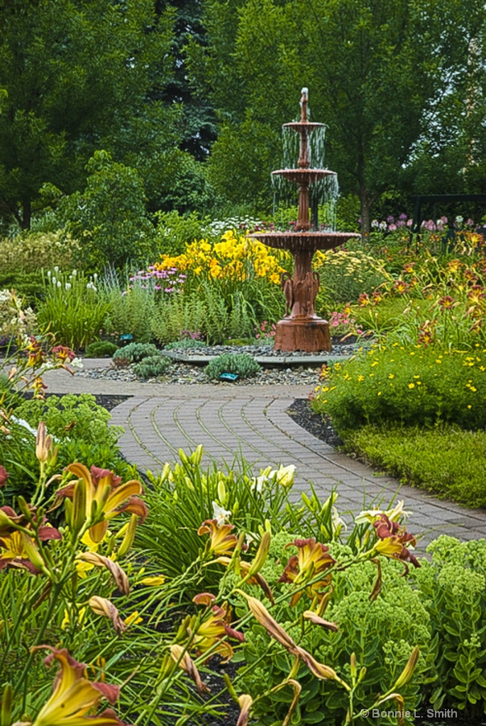 Fountain at Pineland Gardens