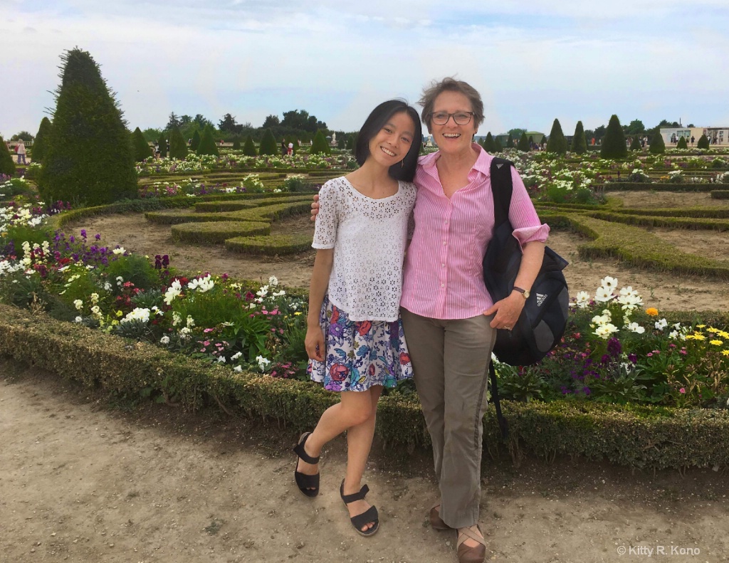 Yumiko and Kitty in the Versailles Gardens