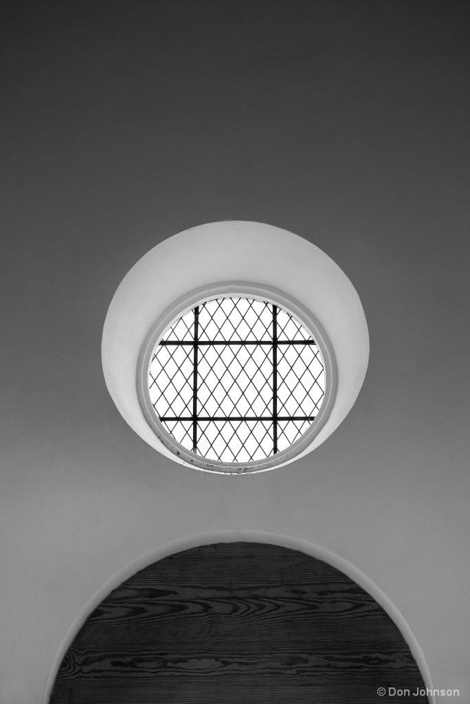 B&W Church Window 4-21-18 053