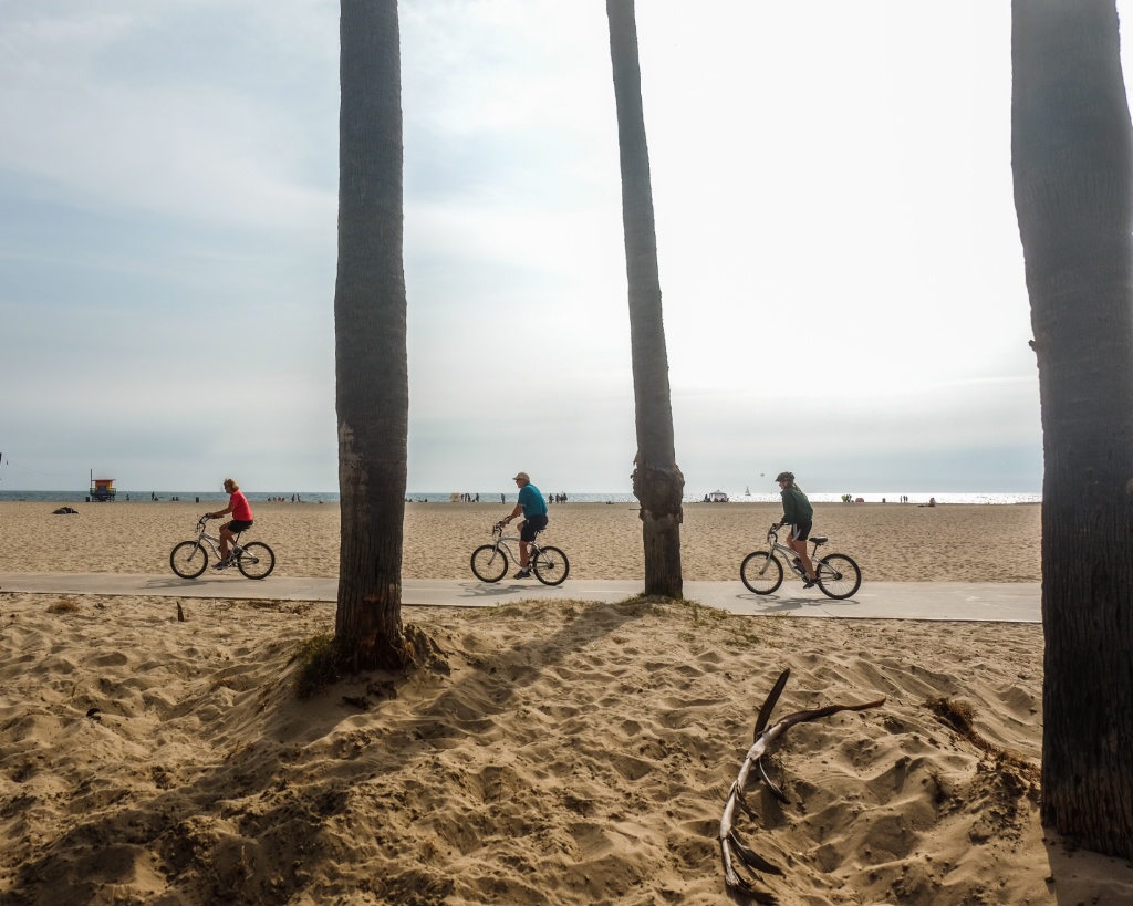 Beach front clycling 