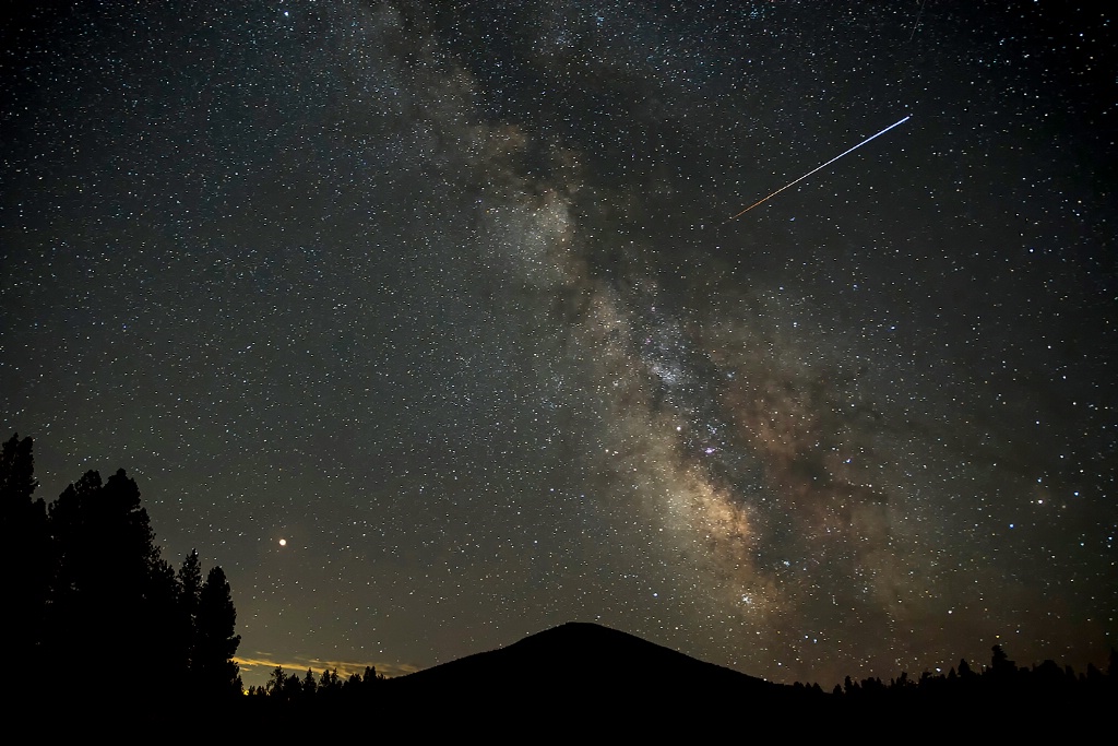 Mars, Milky Way and a Meteor