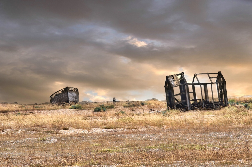 Wrecked boat and Hut in Dungeness 2