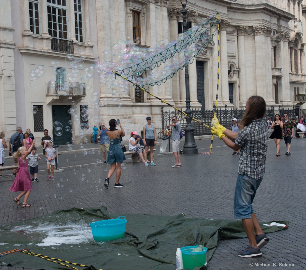 Bubbles at Piazza Navona