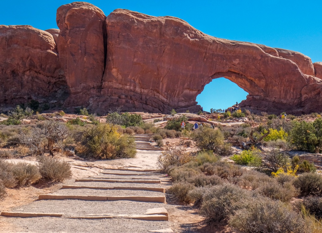 stairway to the arch 