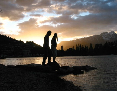 sunrise at Lak Wakatipu in Queenstown