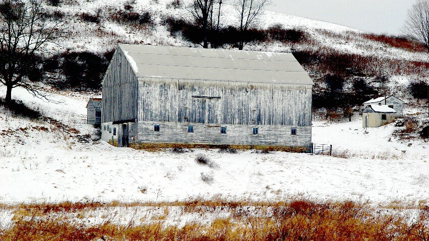 Hillside Barn - ID: 94486 © John W. Davis