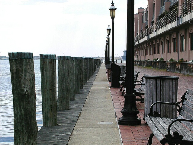 pier side lineup