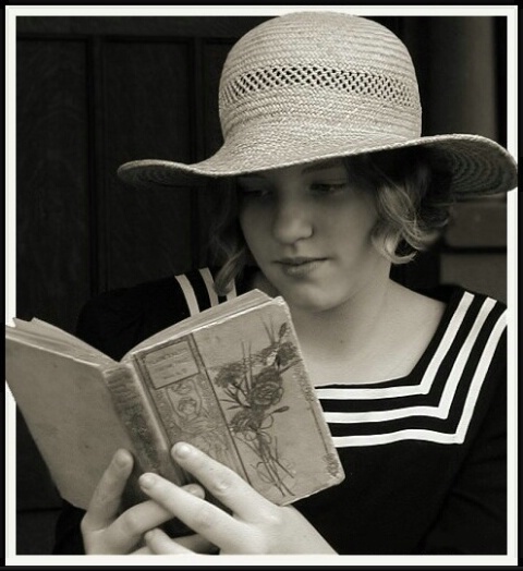 ~* Young Girl Reading *~