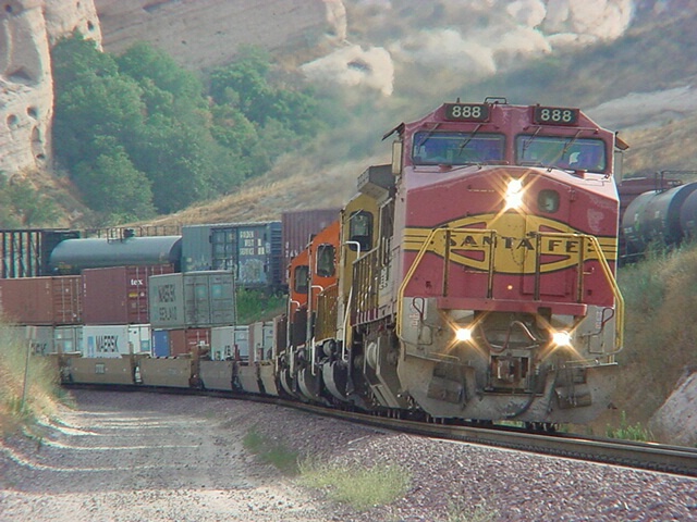 BNSF 888