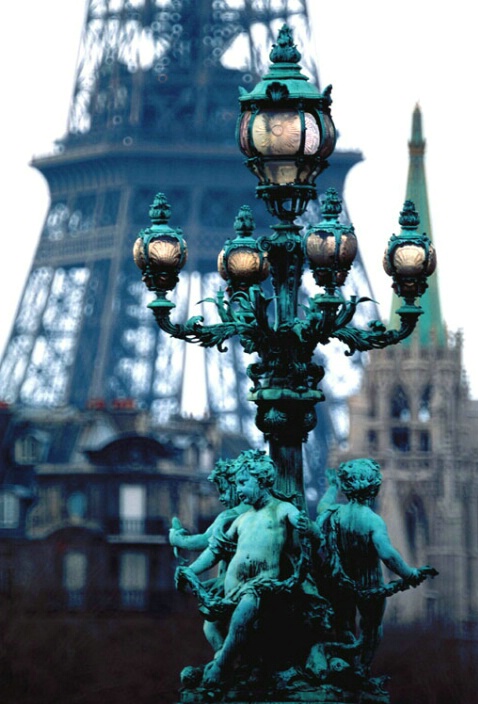 Eiffel & Statue