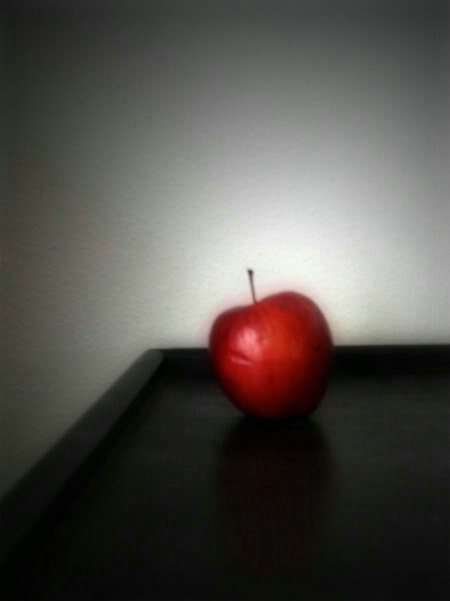 Red Apple - Black Table