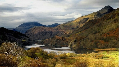 Llyn Gwynant in Late Autumn