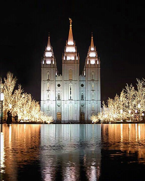 The lights at Temple Square