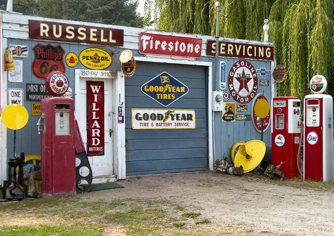 Jerrys Garage - ID: 265163 © Jim Kinnunen